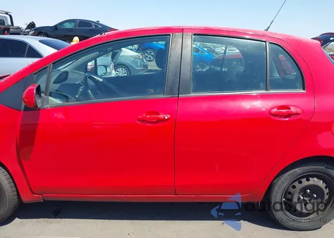 2011 Toyota Yaris z USA, uszkodzony, nr VIN JTDKT4K38B5332157